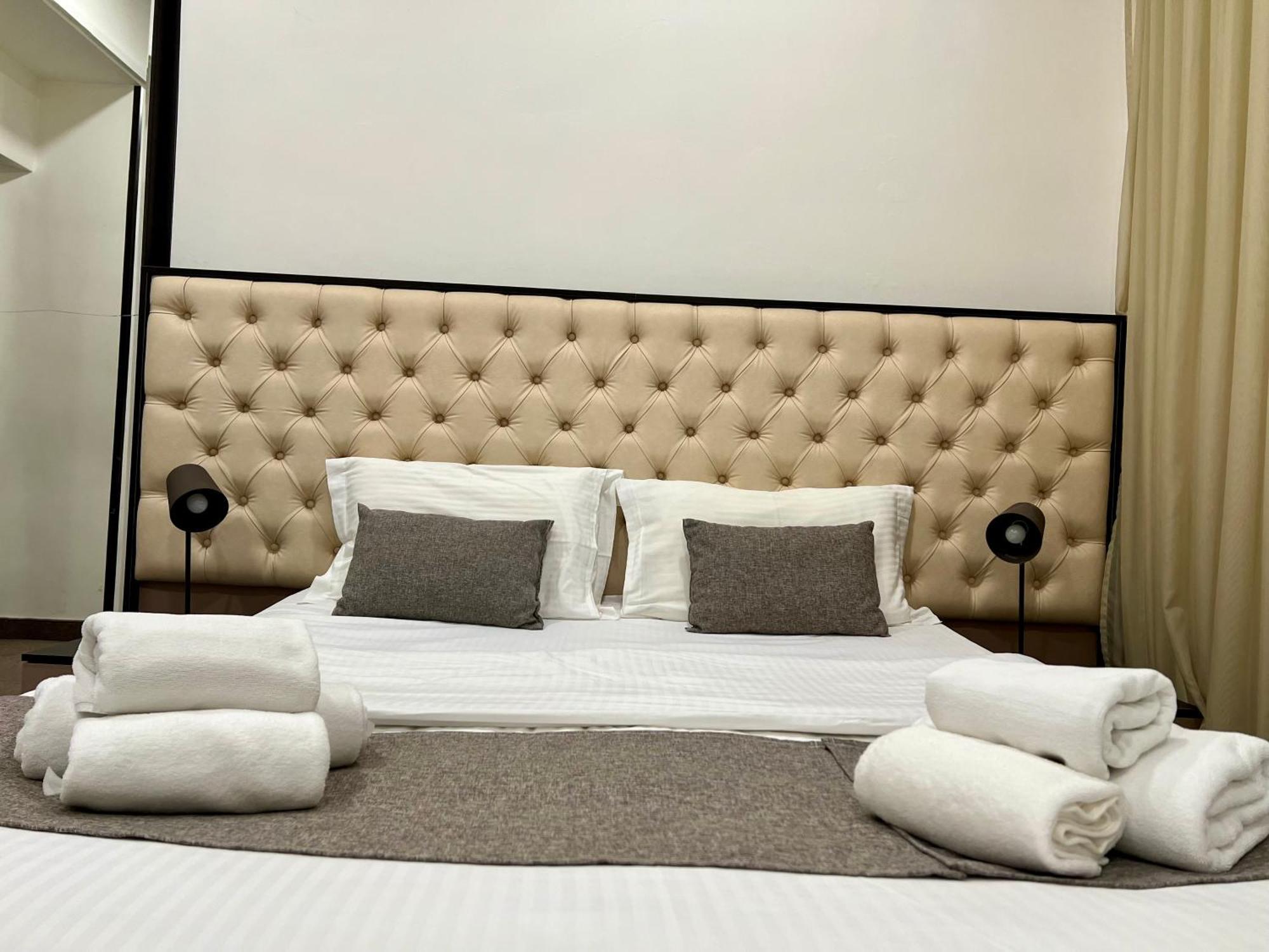 Yvn Tumanyan Apart-Hotel Yerevan Exterior photo